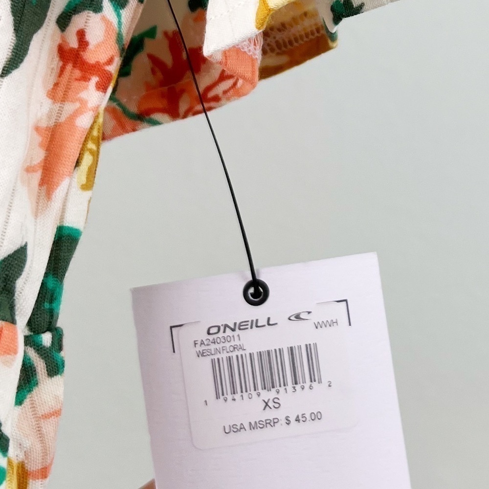 NWT O’Neill Westin Floral Flutter Sleeve V-Neck Peplum Top - Picture 7 of 9